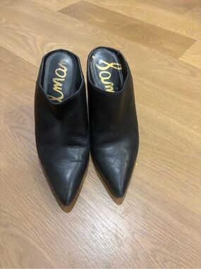 Sam Edelman Black Pointed Leather Mule Slides